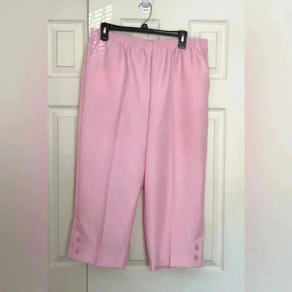 NWT Alfred Dunner PINK Womens Textured Capri  Size 12